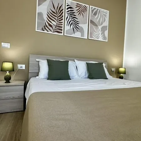 Center Apartment *